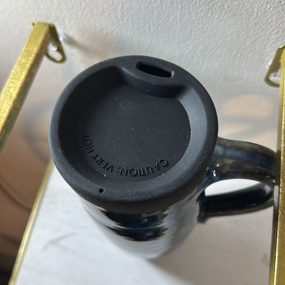 Ceramic Mug with travel top - Picture 2 of 5